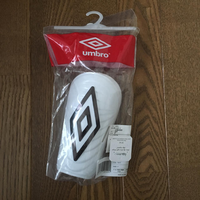 UMBRO(アンブロ)の新品 umbro シンガード スポーツ/アウトドアのサッカー/フットサル(その他)の商品写真