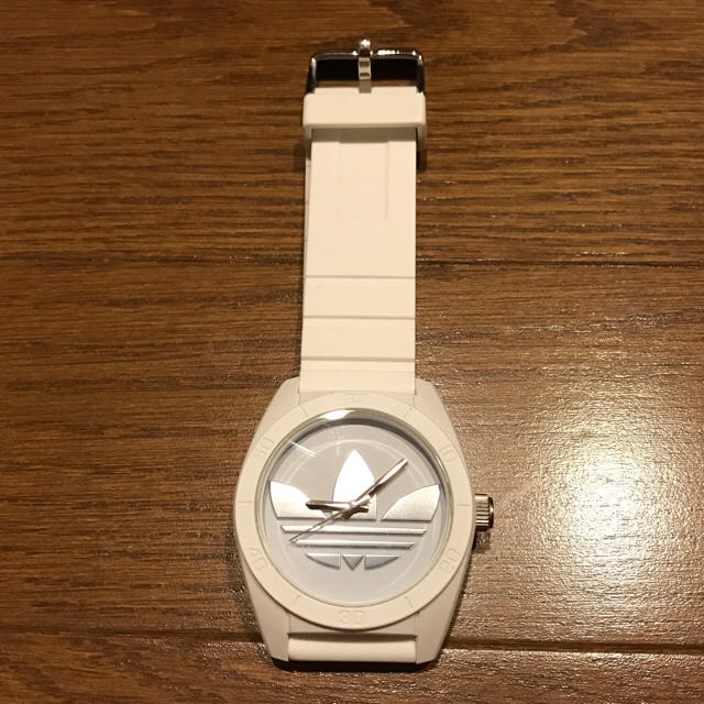 adidas(アディダス)のアディダス オリジナルス 腕時計 ホワイト×シルバー 白 レディースのファッション小物(腕時計)の商品写真