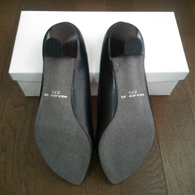 ブラックパンプス 23.5cm レディースの靴/シューズ(ハイヒール/パンプス)の商品写真
