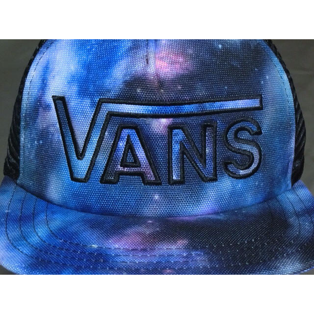VANS(ヴァンズ)のアメカジ バンズ【Vans】ロゴ刺繍入り メッシュCAP  メンズの帽子(キャップ)の商品写真