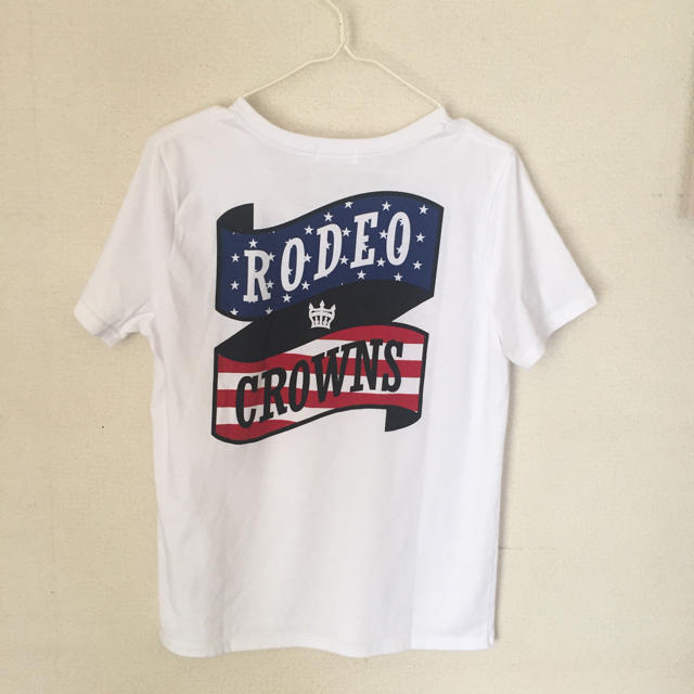 RODEO CROWNS WIDE BOWL(ロデオクラウンズワイドボウル)のRCWB《リボンロゴTシャツ》 レディースのトップス(Tシャツ(半袖/袖なし))の商品写真