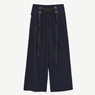 ザラ(ZARA)のZARA   完売  コルセットパンツXS(クロップドパンツ)