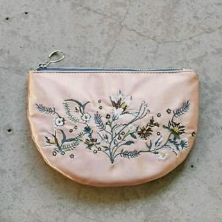 マウジー(moussy)のmoussyノベルティー刺繍ポーチ(ポーチ)