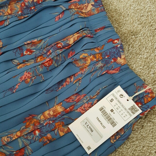 ZARA(ザラ)のZARA　スカート　 レディースのスカート(ひざ丈スカート)の商品写真