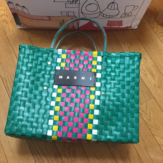 Marni(マルニ)のMARNI フラワーカフェ限定バッグ レディースのバッグ(かごバッグ/ストローバッグ)の商品写真