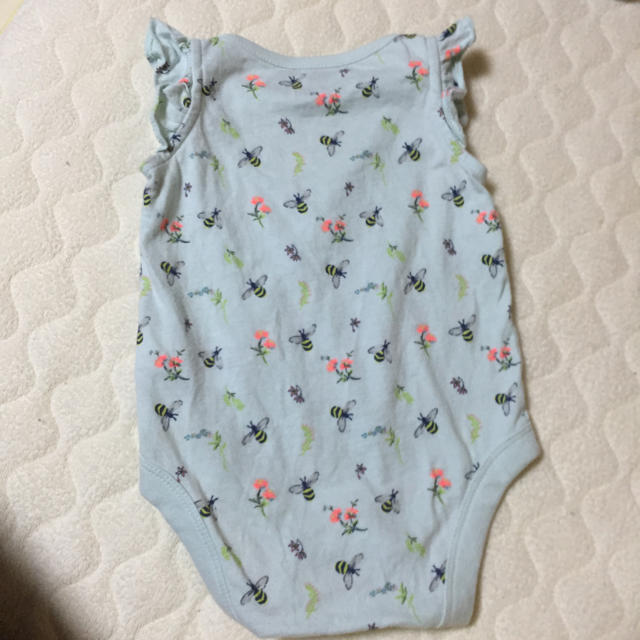 babyGAP(ベビーギャップ)のGAPベビー☆ミツバチプリント ロンパース キッズ/ベビー/マタニティのベビー服(~85cm)(ロンパース)の商品写真