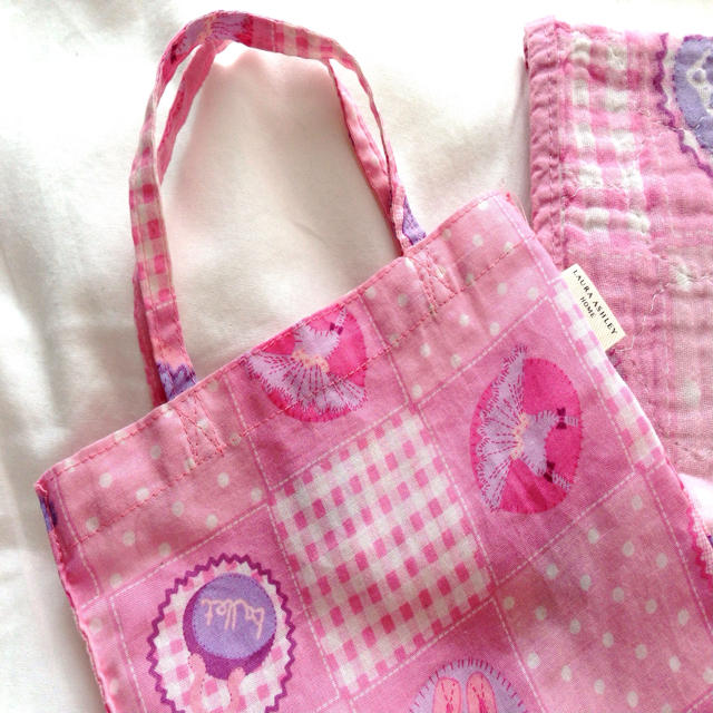 LAURA ASHLEY - *LAURA ASHLEY*ガーゼケットの通販 by LAURA ASHLEY - *LAURA ASHLEY*ガーゼケットの通販 by
