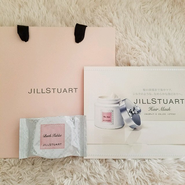 JILLSTUART(ジルスチュアート)の【新品未使用】ジルスチュアート ヘアパック ＆ バスタブレット サンプル コスメ/美容のヘアケア/スタイリング(ヘアパック/ヘアマスク)の商品写真