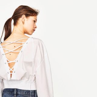 ザラ(ZARA)のzara レースアップブラウス(シャツ/ブラウス(長袖/七分))