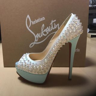 クリスチャンルブタン(Christian Louboutin)のパステル オーロラスタッズパンプス オープントゥ クリスチャンルブタン(ハイヒール/パンプス)