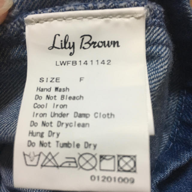 Lily Brown(リリーブラウン)の肩フリルデニムトップス♡ レディースのトップス(シャツ/ブラウス(半袖/袖なし))の商品写真