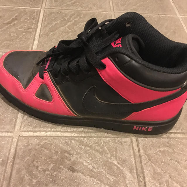 Nike Nike スニーカー 黒ピンクの通販 By こころ S Shop ナイキならラクマ
