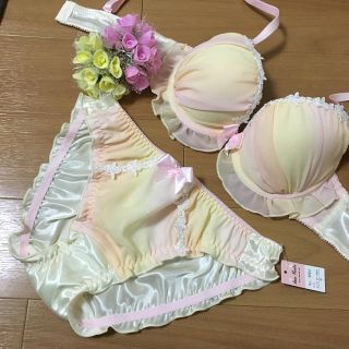 【新品・タグ付き】ブラ&ショーツ👙(ブラ&ショーツセット)