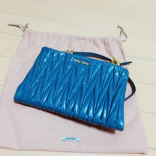 miu miu ブルー クラッチ クロコ ミュウミュウ 水色