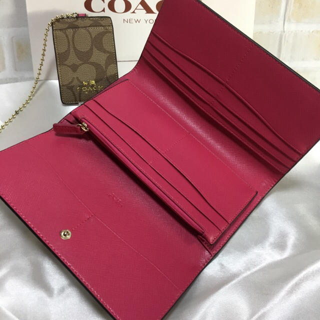 新作　新品　COACH　折り財布　３つ折り財布