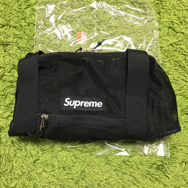 Supreme(シュプリーム)のSupreme Mesh Duffle Bag シュプリーム ダッフルバッグ 黒 メンズのバッグ(ボストンバッグ)の商品写真