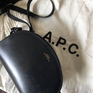 アーペーセー(A.P.C)の期間限定！A.P.C ハーフムーンバッグ (ショルダーバッグ)