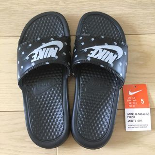 ナイキ(NIKE)の新品★Nike ベナッシ サンダル 日本未発売(サンダル)