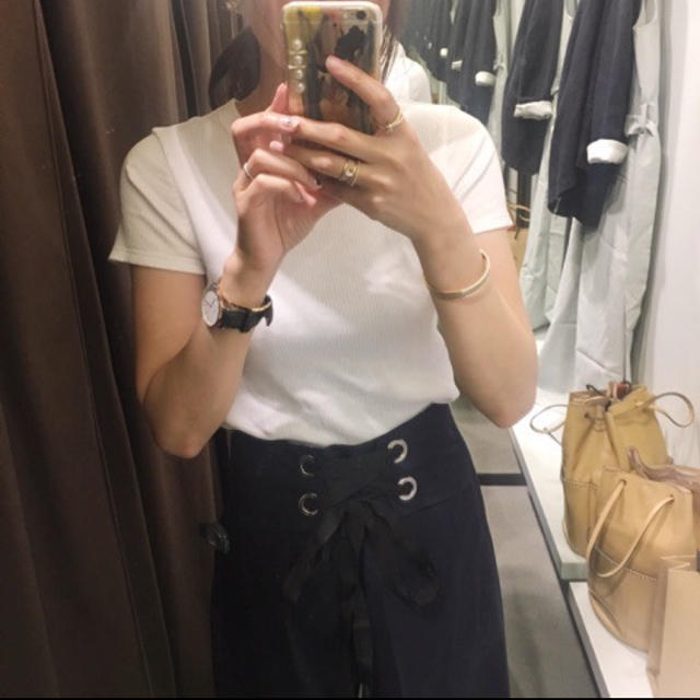 ZARA(ザラ)の新品 大人気完売品 ザラ コルセット付きパンツ レディースのパンツ(クロップドパンツ)の商品写真