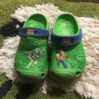 クロックス(crocs)のCROCS✰キッズサンダル(サンダル)