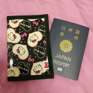 【中古品】ハローキティー　パスポートケース(旅行用品)