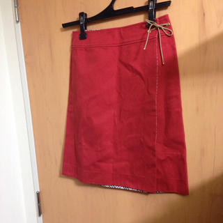 バーバリー(BURBERRY)の新品本物バーバリー赤巻きスカート膝丈38(ひざ丈スカート)