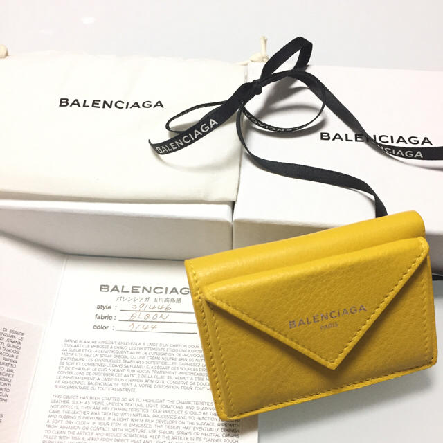 Balenciaga - 【M様専用】【新品未使用】バレンシアガ ミニ 財布 黄色の通販 by モナコ※売り切りたいのでコメントください