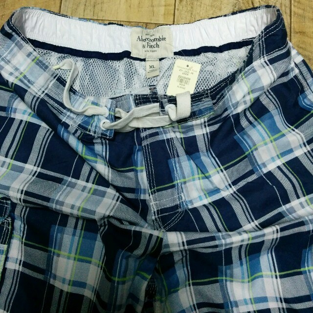 Abercrombie&Fitch(アバクロンビーアンドフィッチ)の最安値新品【XL】アバクロ水着 メンズの水着/浴衣(水着)の商品写真