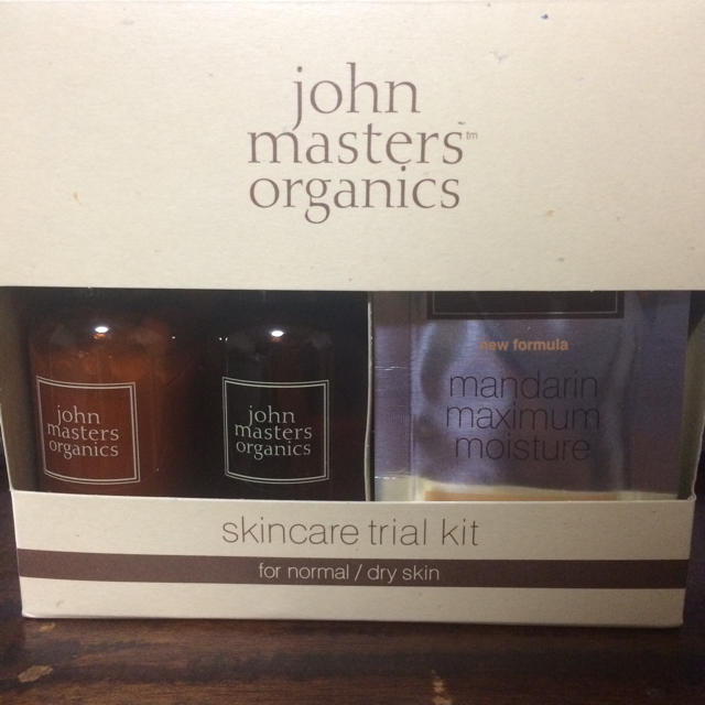 John Masters Organics(ジョンマスターオーガニック)のジョンマスター新品未開封トラベルキット コスメ/美容のキット/セット(サンプル/トライアルキット)の商品写真