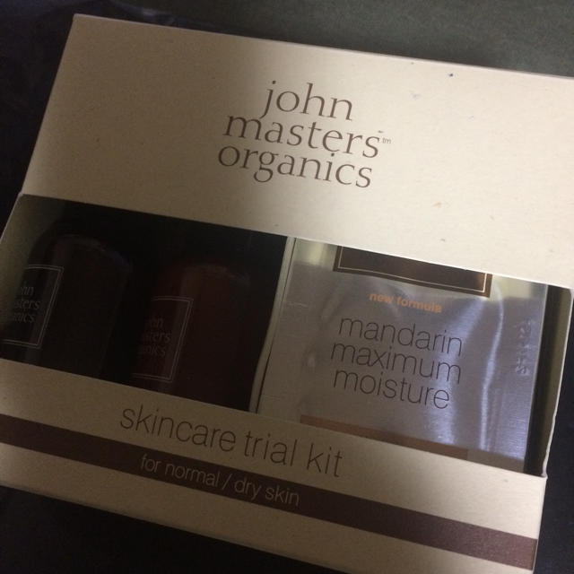 John Masters Organics(ジョンマスターオーガニック)のジョンマスター新品未開封トラベルキット コスメ/美容のキット/セット(サンプル/トライアルキット)の商品写真