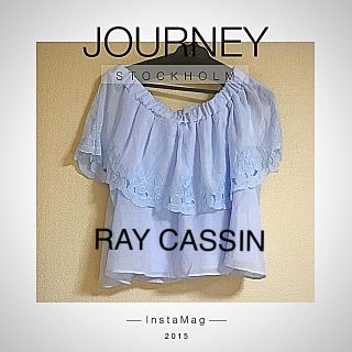 レイカズン(RayCassin)の【新品値札付き】今季！RAY CASSIN★花モチーフ♪オフショルブラウス★青(シャツ/ブラウス(半袖/袖なし))