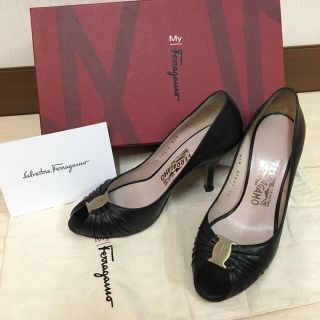 サルヴァトーレフェラガモ(Salvatore Ferragamo)のフェラガモ オープントゥ パンプス(ハイヒール/パンプス)