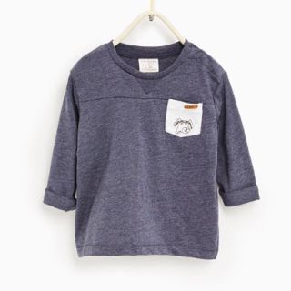 ザラ(ZARA)のzarababy 刺繍入りポケット付きトップス(Ｔシャツ)