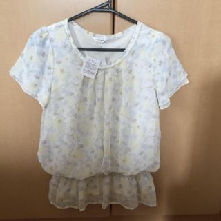 フリルトップス 新品(*´꒳`*)✨(カットソー(半袖/袖なし))