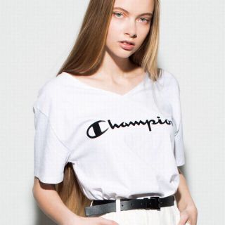 エモダ(EMODA)の【6/1まで取り置き中】EMODA×Champion コラボTシャツ♡(Tシャツ(半袖/袖なし))