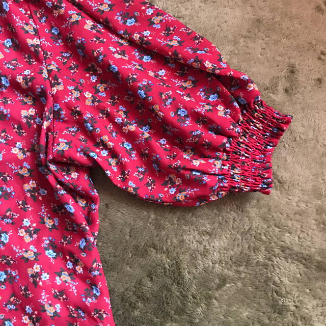 jouetie(ジュエティ)のオリジナルフラワーブラウス smile☺︎さま専用 レディースのトップス(シャツ/ブラウス(半袖/袖なし))の商品写真