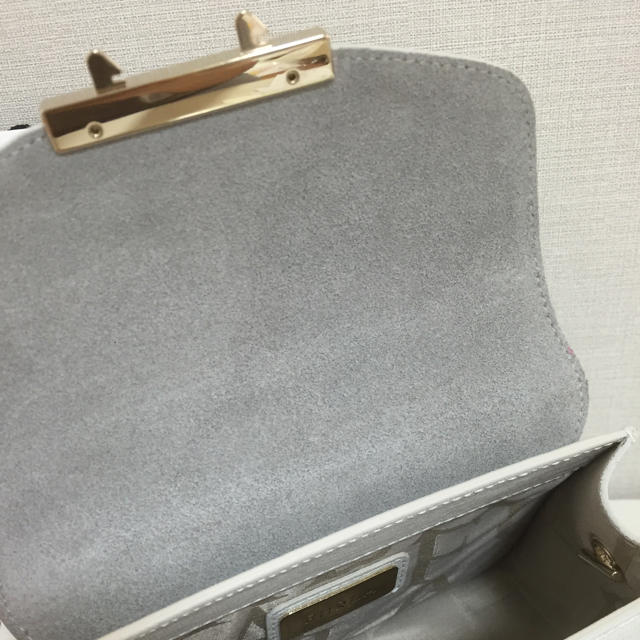 Furla(フルラ)の人気のホワイト♡新品♡ FURLA JULIA MINI♡ レディースのバッグ(ショルダーバッグ)の商品写真