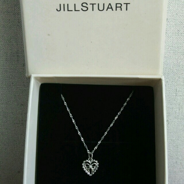 JILLSTUART(ジルスチュアート)のJILSTUART    K10 ホワイトゴールドネックレス レディースのアクセサリー(ネックレス)の商品写真