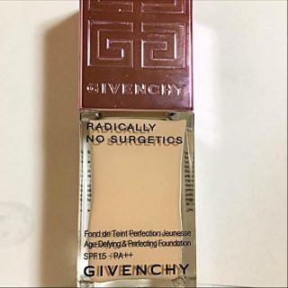 ジバンシィ(GIVENCHY)のGIVENCHY 〈リキッドファンデーション〉       (ファンデーション)