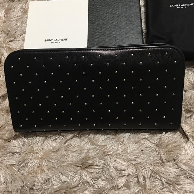 Saint Laurent(サンローラン)のSAINT LAURENT スタッズ長財布 レディースのファッション小物(財布)の商品写真