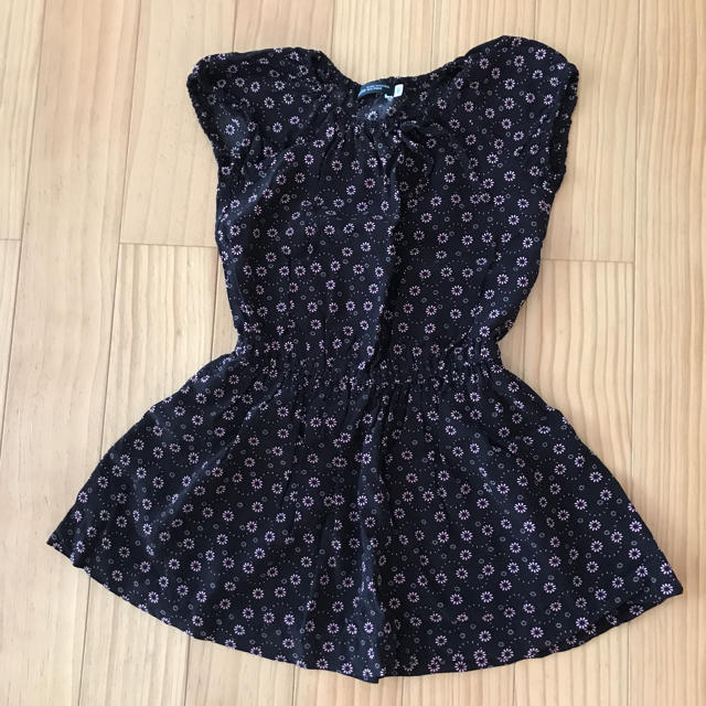 BeBe(ベベ)のBeBe 小花柄 チュニック、ワンピース キッズ/ベビー/マタニティのキッズ服女の子用(90cm~)(ワンピース)の商品写真