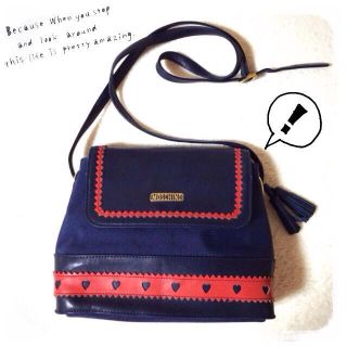 MOSCHINOハートくり抜きバッグ(ショルダーバッグ)