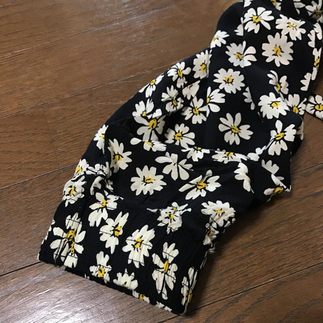 しまむら(シマムラ)のステテコ風花柄ズボン レディースのパンツ(カジュアルパンツ)の商品写真