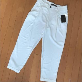 ザラ(ZARA)の新品 ZARA テーパードパンツ(カジュアルパンツ)