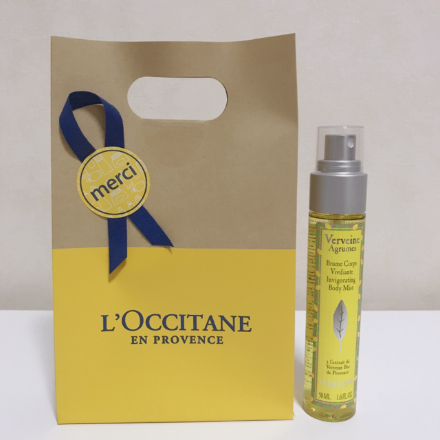 L'OCCITANE(ロクシタン)の【6日限定】ヴァーベナミスト(ラッピング済) コスメ/美容のヘアケア/スタイリング(ヘアウォーター/ヘアミスト)の商品写真