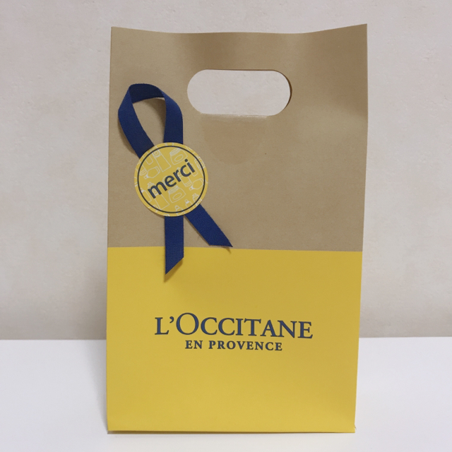 L'OCCITANE(ロクシタン)の【6日限定】ヴァーベナミスト(ラッピング済) コスメ/美容のヘアケア/スタイリング(ヘアウォーター/ヘアミスト)の商品写真