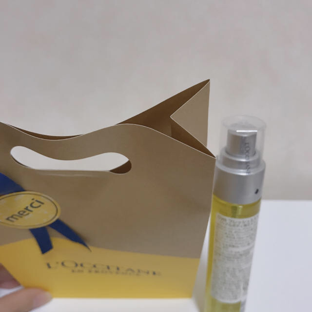 L'OCCITANE(ロクシタン)の【6日限定】ヴァーベナミスト(ラッピング済) コスメ/美容のヘアケア/スタイリング(ヘアウォーター/ヘアミスト)の商品写真