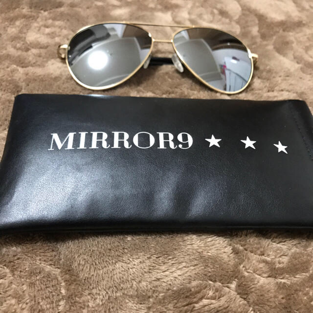 Quay Eyeware Australia(クエイアイウェアオーストラリア)のあゆ着用♡mirror9☆大人気ミラーサングラス☆GOLD♡ レディースのファッション小物(サングラス/メガネ)の商品写真