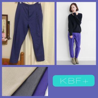 ケービーエフ(KBF)のフロントボリュームパンツ(クロップドパンツ)