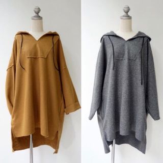 トーガ(TOGA)のHELK Wool Big Hoodie ベージュ(ニット/セーター)